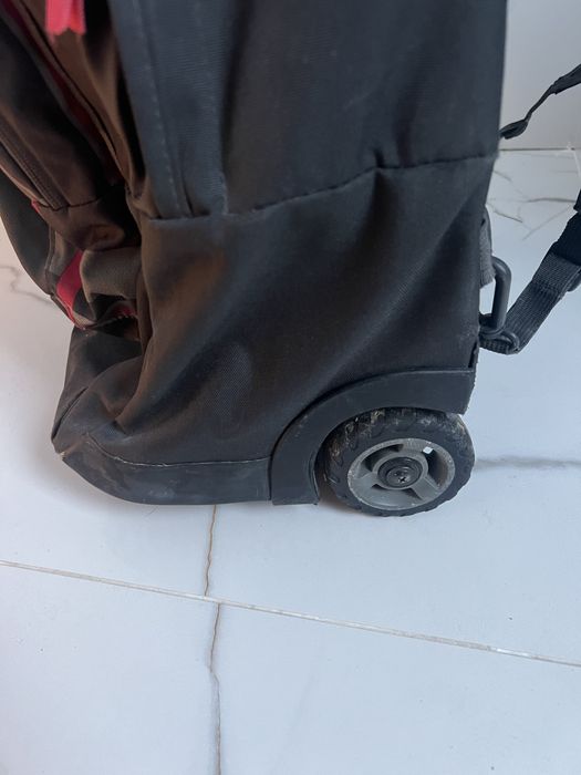 JanSport plecak na kółkach z rączką do ciągnięcia