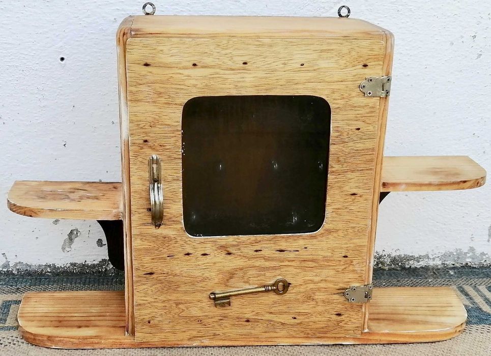 antiga farmácia transformada em chaveiro