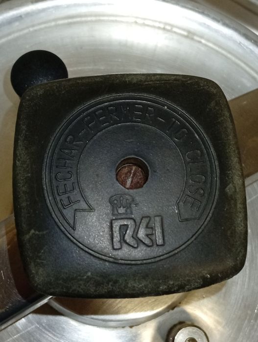 Panela de pressão da Celar capacidade 10 Litros