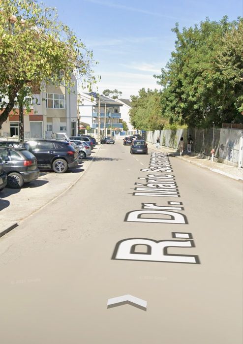 Loja para Arrendamento – Amora | 150 m² | Excelente Local