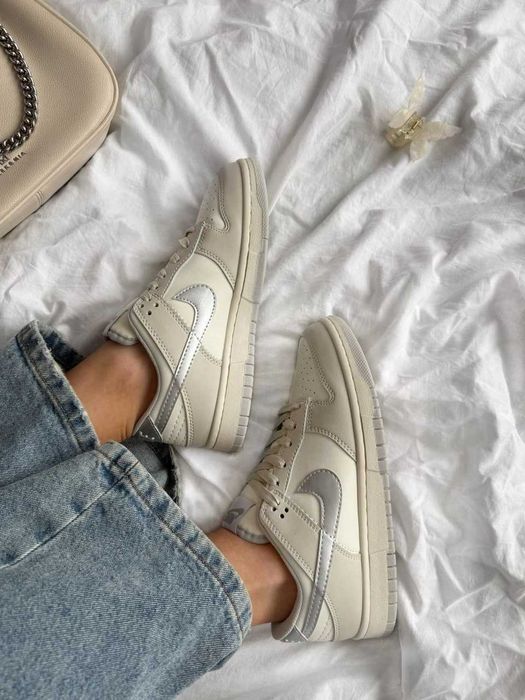 Кросівки Nike SB Dunk Low Beige Grey Silver Swoosh жіночі бежеві з сріблястим Найк Данк шкіряні демісезонні | Женские кроссовки Данки 36 37 38 39 40