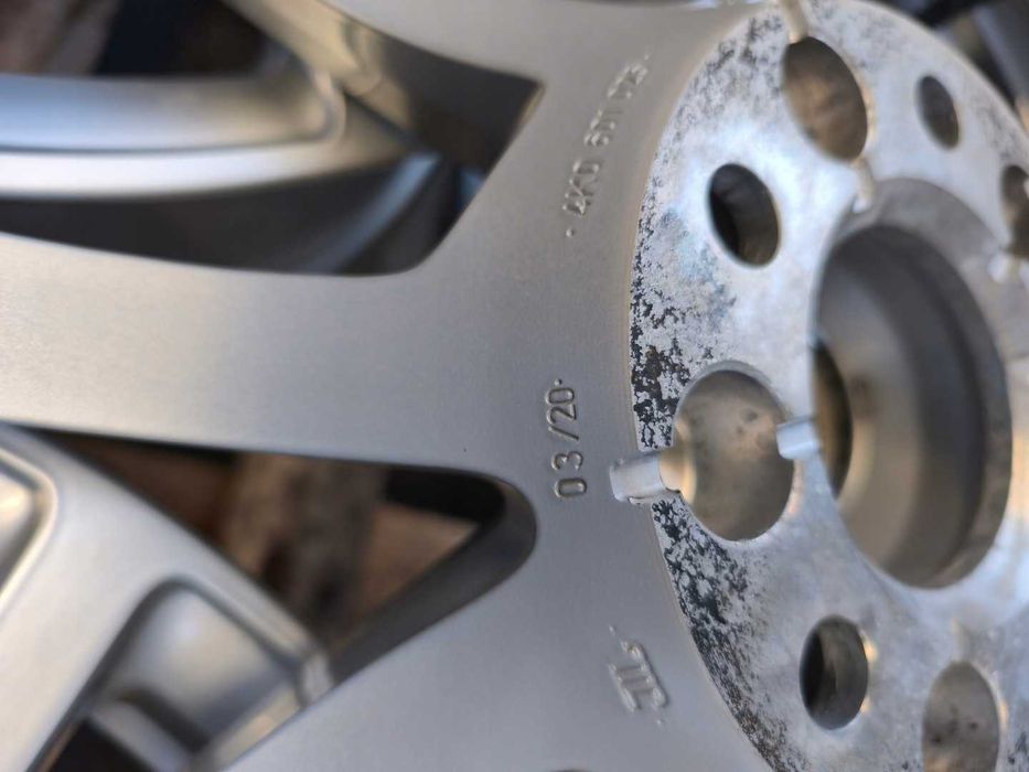 Koła zimowe felgi Aluminiowe 17 AUDI Q5 SQ5 7,5X17  235/60r17 Goodyear