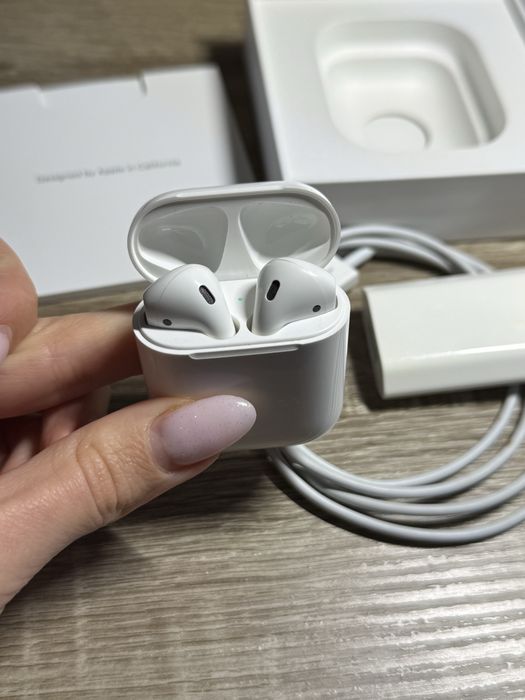 AirPods навушники з НЮАНСОМ