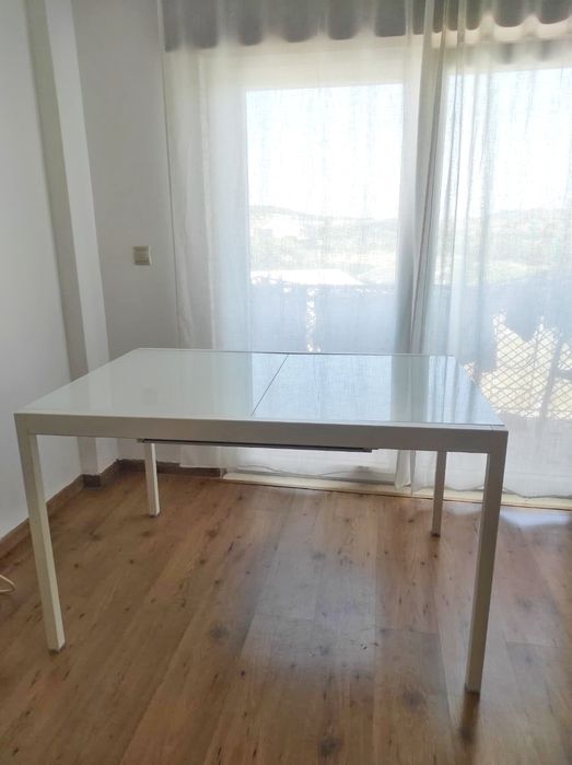 Mesa de jantar branca