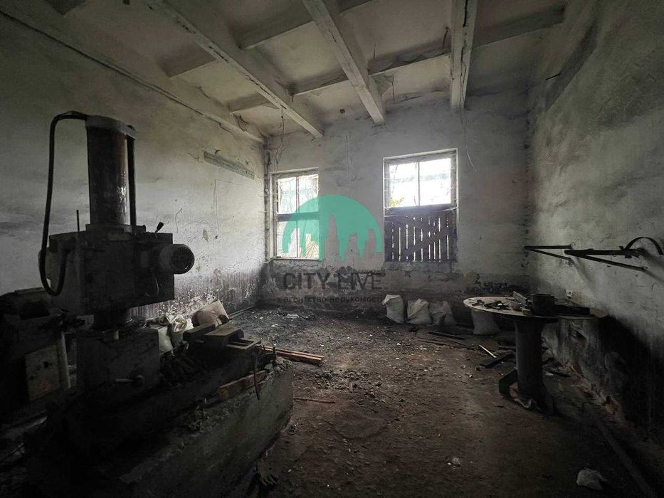 Продається приміщення 857 м2 в с. Комарів, 5 км до траси Н09! (25)