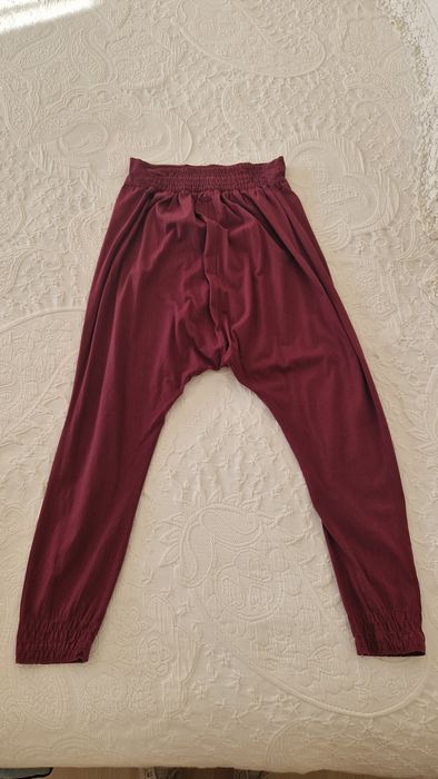 Calças bordeaux Pull & Bear tamanho M