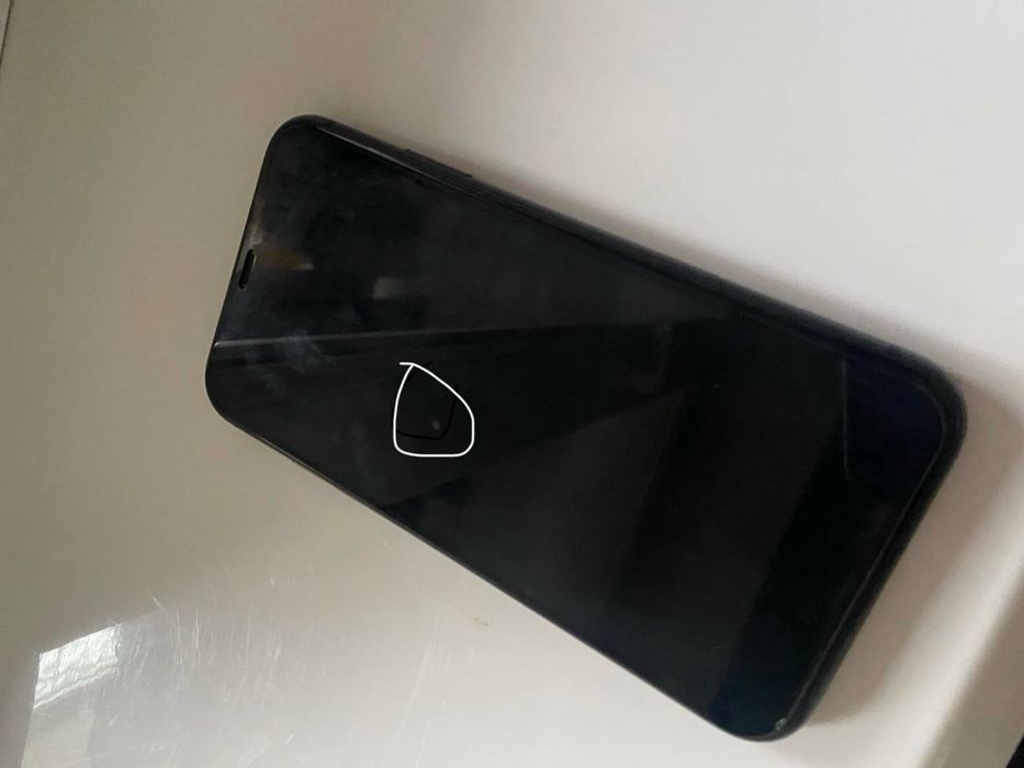 Продам iphone 11 на 64 gb