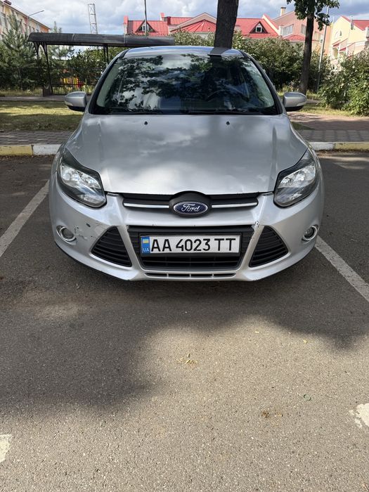 Продам авто Ford Focus 3 бензин 2.0