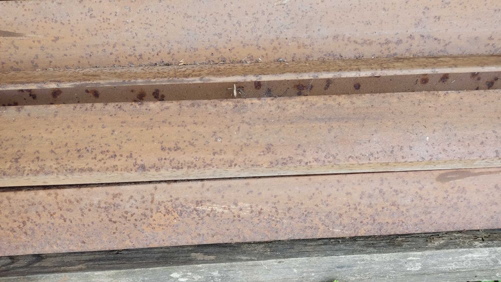 Швеллер залізний (6 шт. х 4 м.)