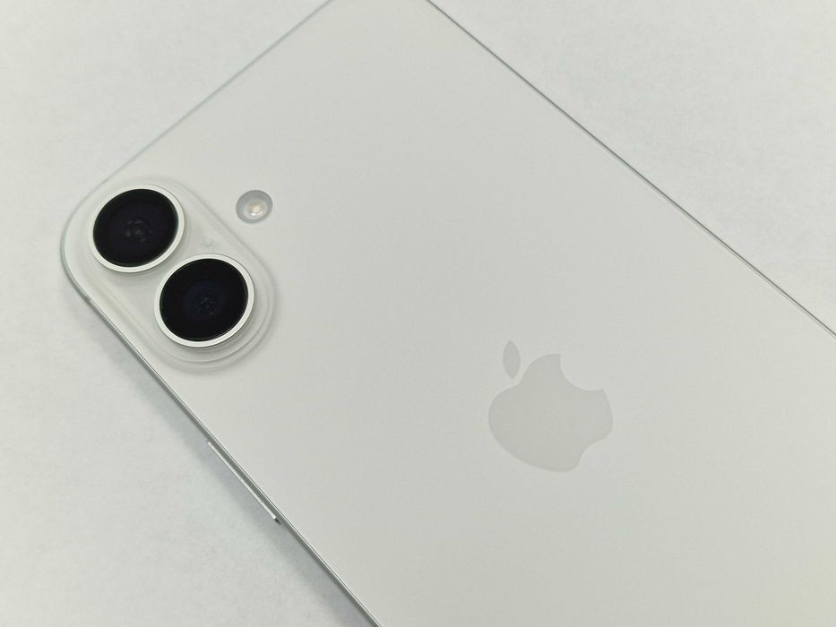 Iphone 16 Plus 128GB/ 16+/ White/ Biały/ A3290/ 100%/ Grade A + ładowarka