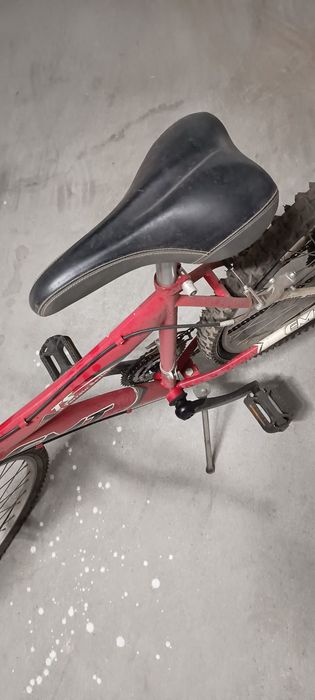 Bicicleta TT  com suspensão à frente