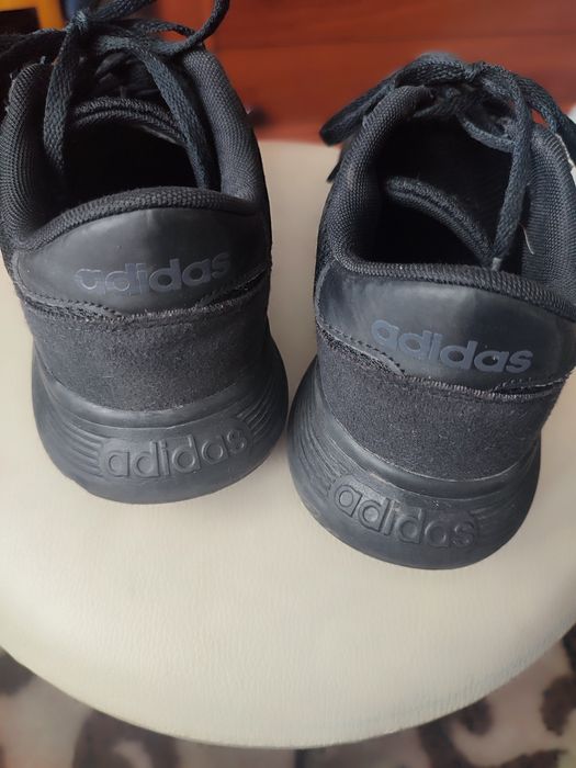Кросівки Adidas 37,5