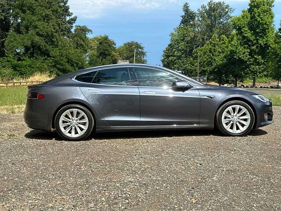 Tesla Model S 100D      2018