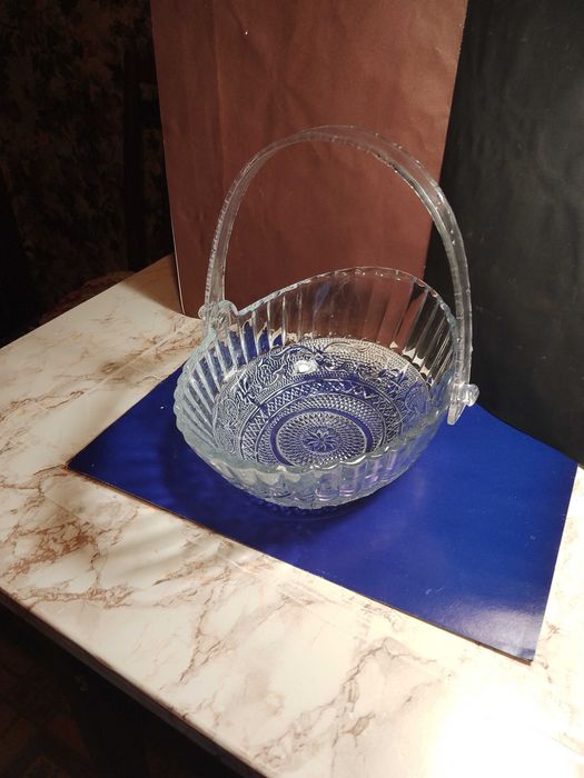 конфетницы, тортница  салатники соусники фруктовница кофейный набор