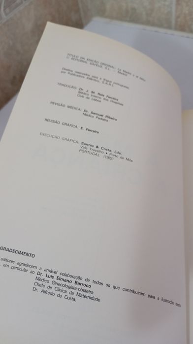 Dois volumes livros A mãe e a criança