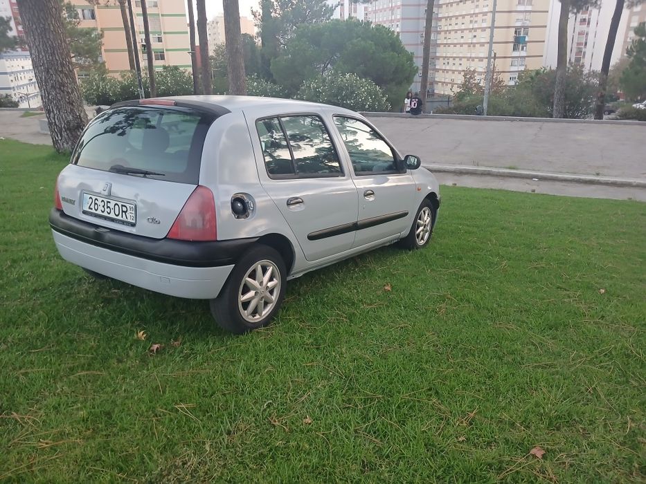 Renault clio 1.2 ano 1999