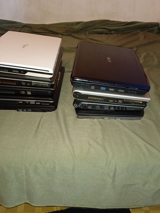 Laptopy 13 sztuk