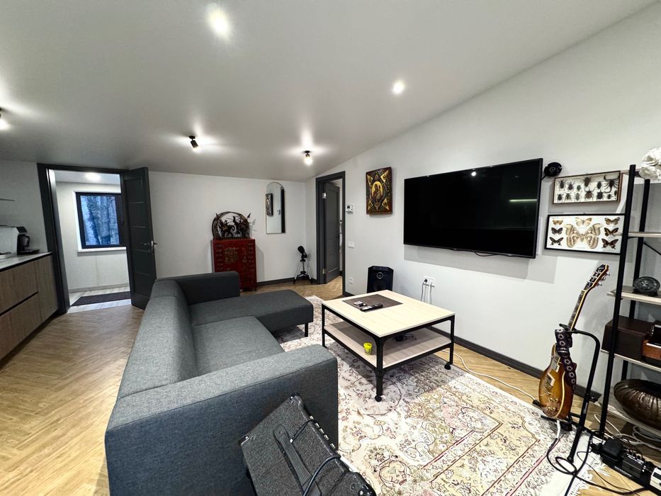 Оренда вишуканого будинку на закритій території з басейном Тарасівка