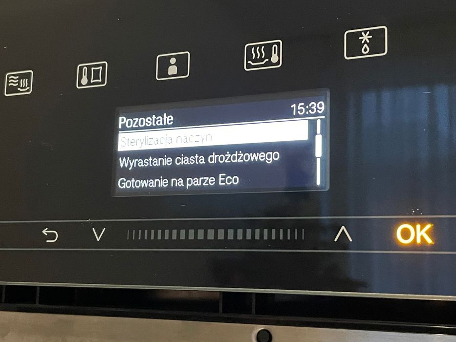 Mikrofalą +Urządzenie do gotowania na parze Miele DGM 7440 Czarny