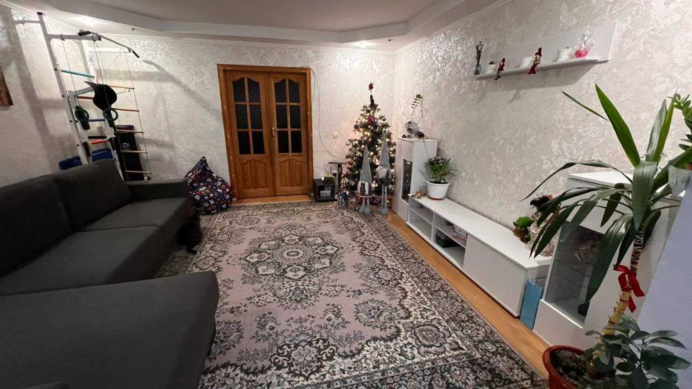 4 кімнатна Квартира на  Грушевського