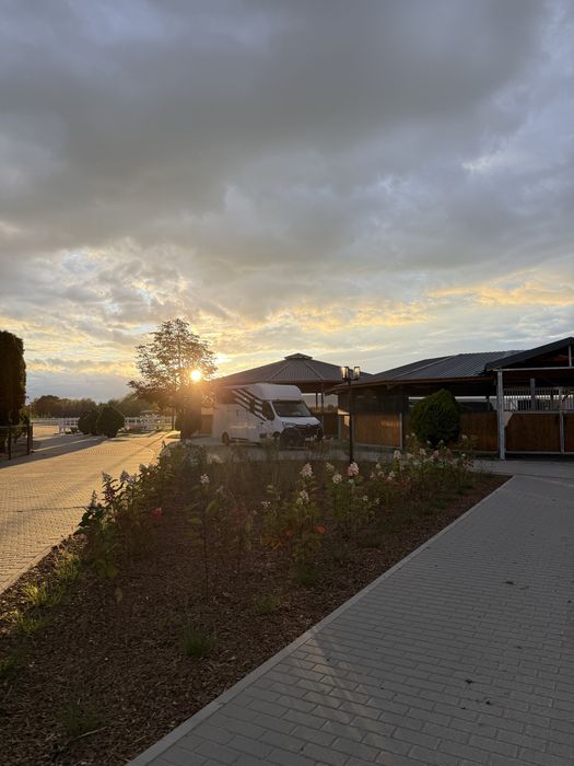 Sportowy ośrodek jeździecki w prestiżowej okolicy