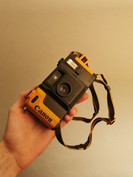 Всепогодна Canon AS-6 (AQUASNAPPY)