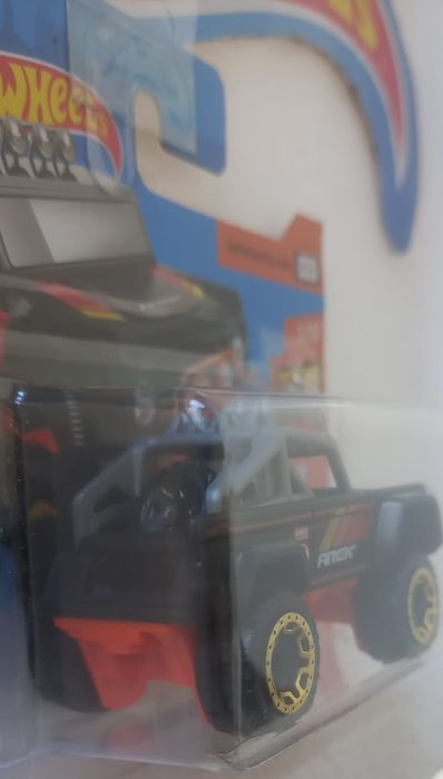 TH (treusure Hunt) custom Ford Bronco hot wheels