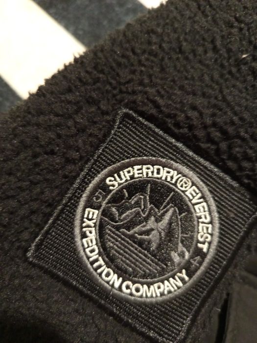 Oryginalne zimowe niesamowite regular kurtki męskie superdry jak nowe