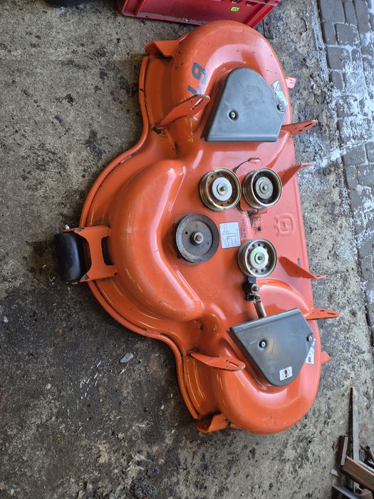 Kosisko deck agregat tnący Husqvarna  zero turn