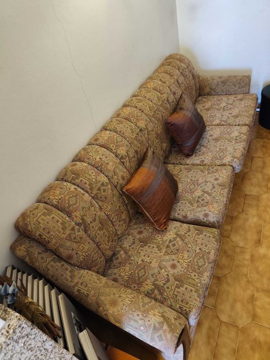 Mobilia de sala em castanho maciço!