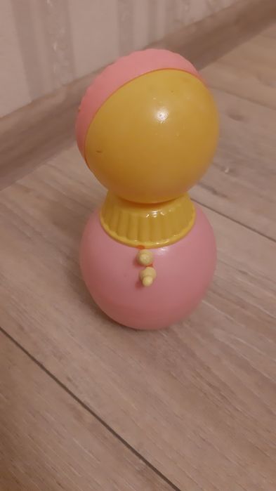 Игрушка-неваляшка