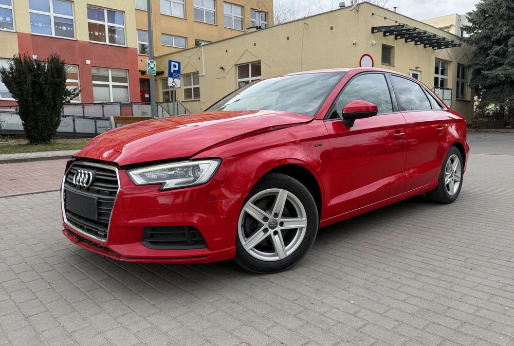 Audi A3 Limousine 8V LIFT 1.4TFSI 150PS S tronic Bixenon Duże MMI DSP PDC