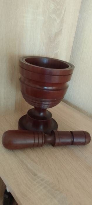 Ступка из красного дерева. Африка.