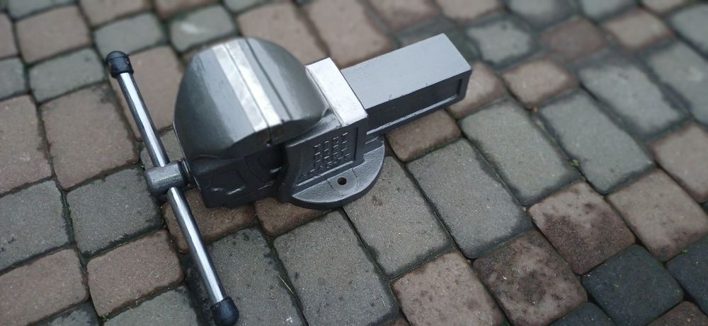 Тиски Б/у, ссср, слесарні.