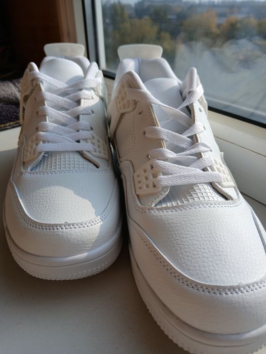 Нові білі кросівки 43 (на 41), не ношені
