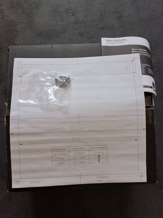 Wentylator filtrujący Blue e+ RITTAL SK 3241.700