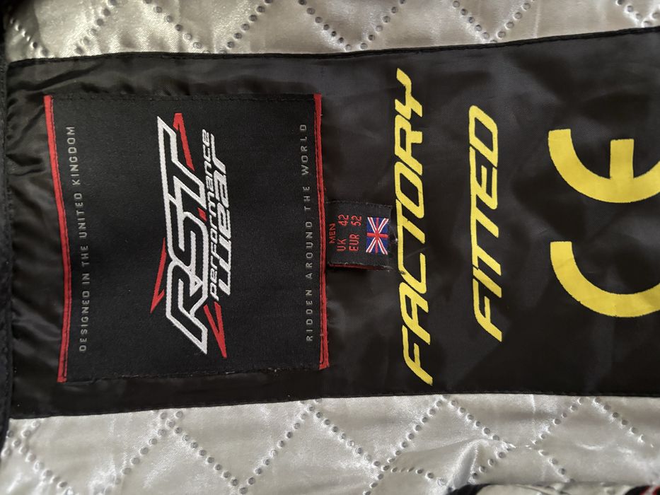 Продам шкіряний мотоциклетний костюм RST (куртка + штани)