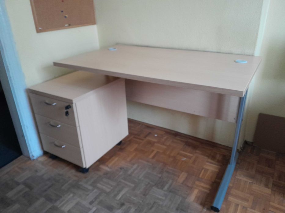 Biurko 116x70 z kontenerkiem na kółkach jasna brzoza
