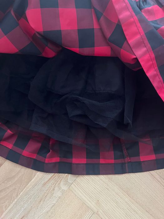 Elegancka sukienka na święta dla dziewczynki