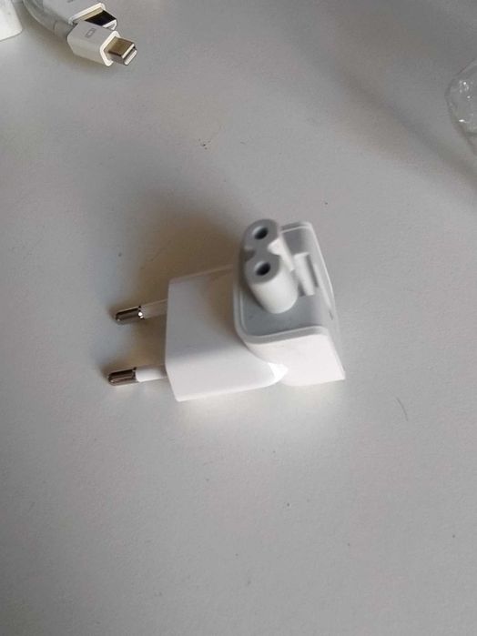 Carregadores e Cabos Adaptadores Originais Apple em bom estado