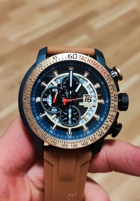 Т5. Водонепроникний кварцовий годинник