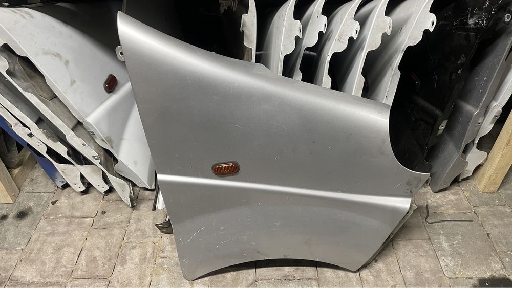 Крило крила ліве праве трафік віваро прімастар renault trafic vivaro