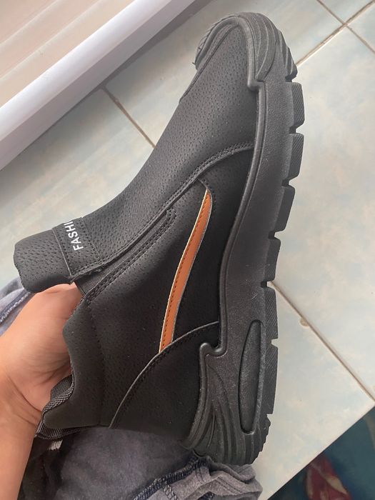 Чоловічі кросівки