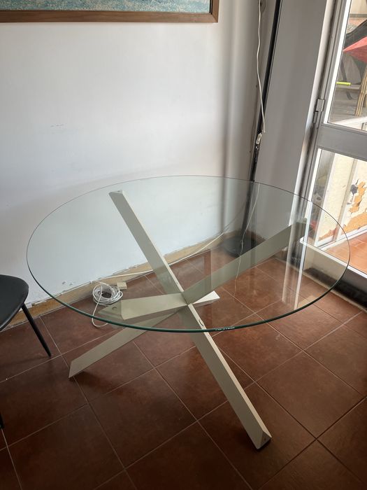 Mesa com 4 cadeiras