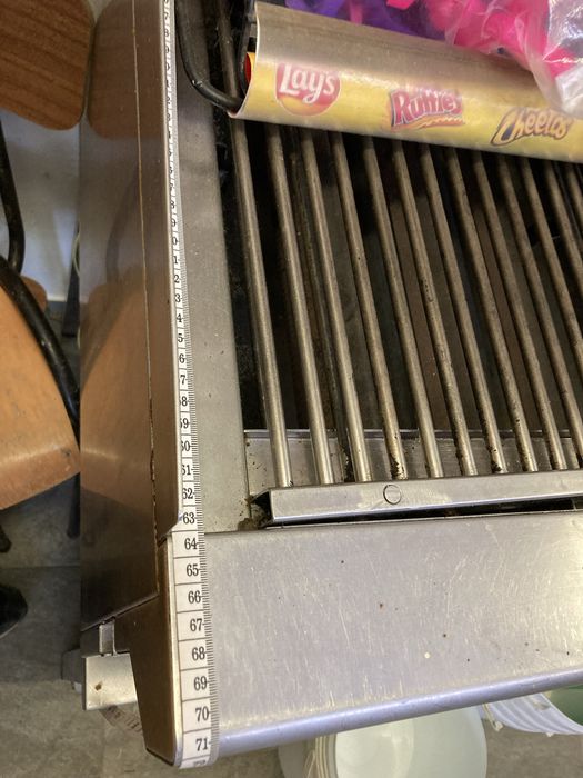 Grelhador usado a gás com bancada