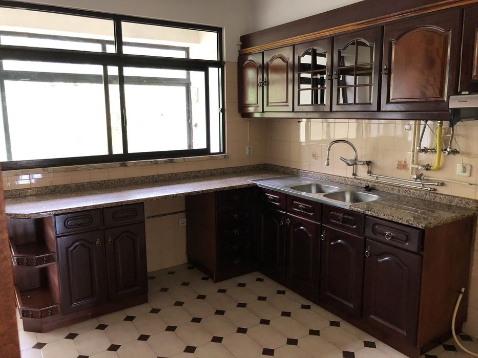 Aluga-se Apartamento T2, Sto. António dos Olivais, Coimbra