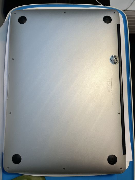 MacBook Air 13” (2017) apple