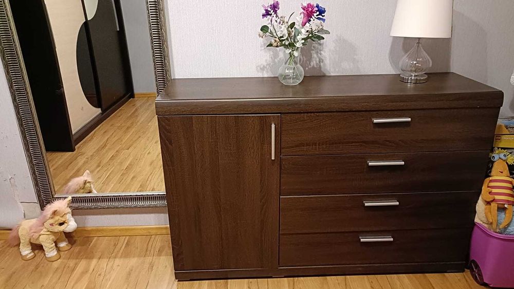 Szafa wolnostojaca drzwi przesowne + komoda gratis