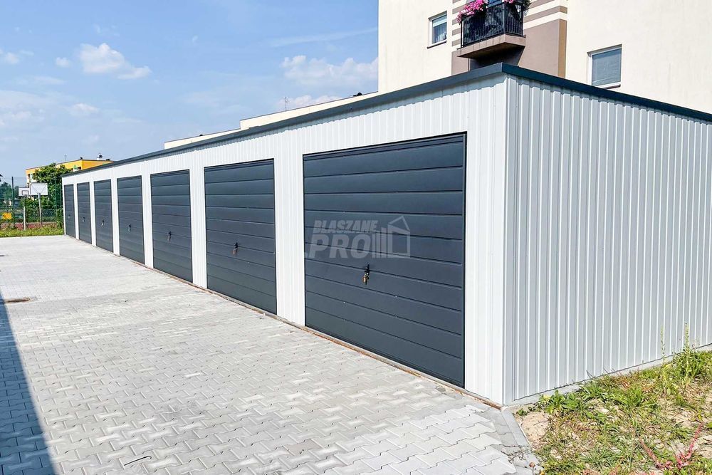Rząd garaży 28x5,5m 7x bramy uchylne biały antracyt  GP489