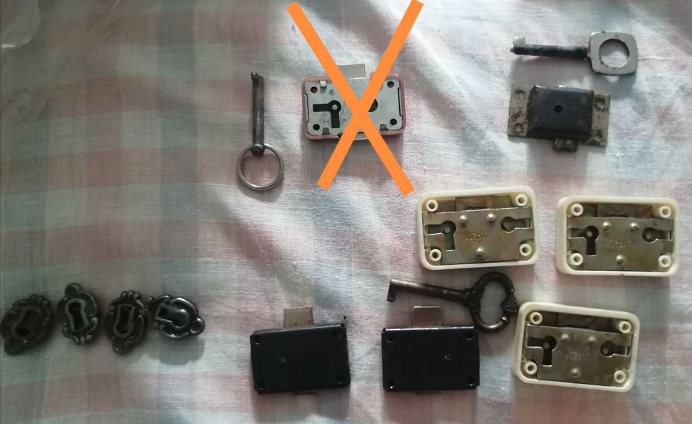 Мебельная фурнитура б/у